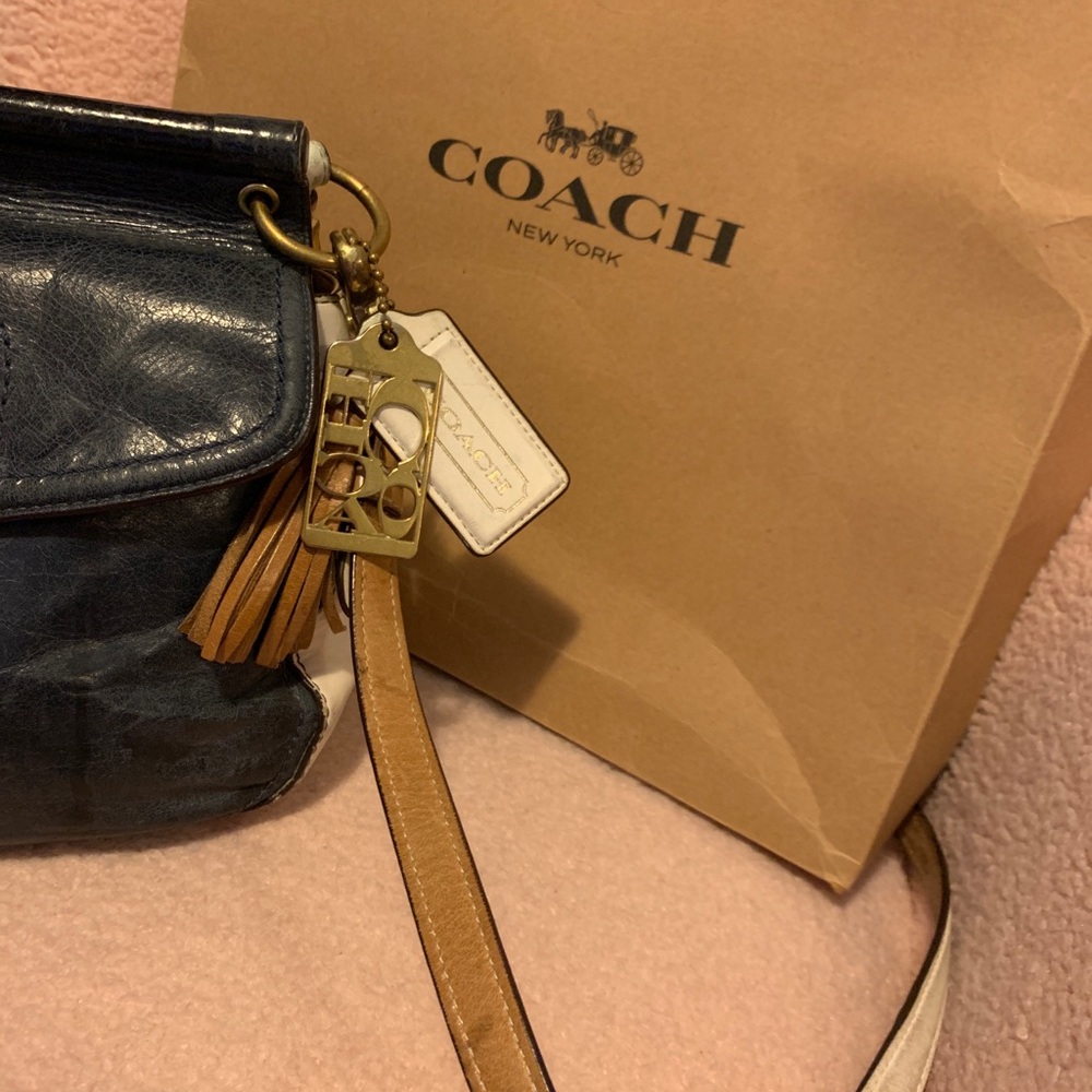 70th Anniversary Coach Navy & Tan Leather Shoulder Bag w/ Hang Tag &Tassel Charm - Picture 6 of 14